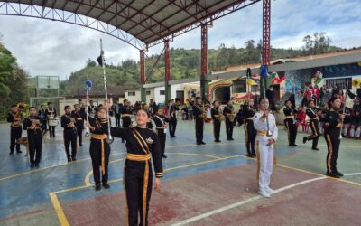 Estudiantes Romeristas que integran la Banda Músico Marcial de Tibaná